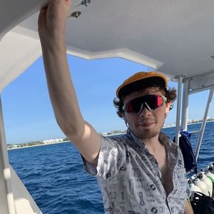 Meet your Posher, Thomas